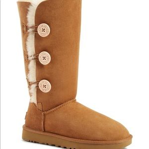 Best 25+ Deals for Ugg Bailey Button Triplet | Poshmark